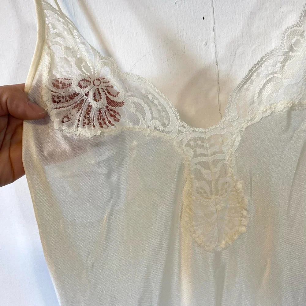 Vintage Cream Lace Trim Slip Chemise - Picture 3 of 11